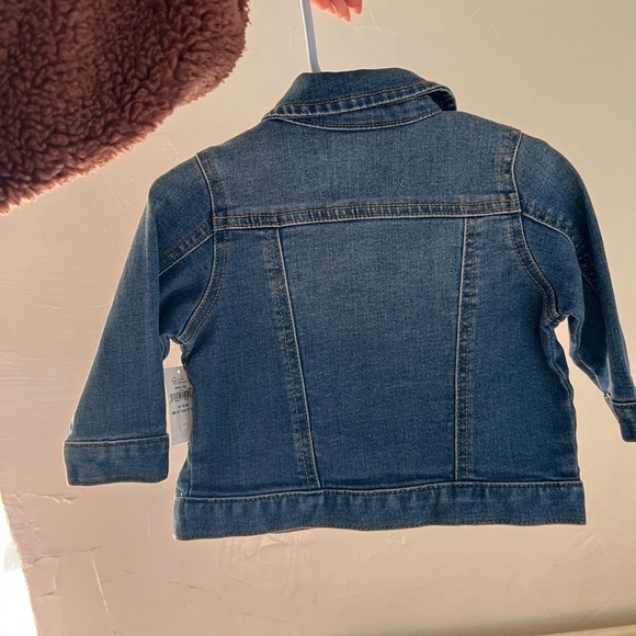 Girls old navy denim jacket - Picture 2 of 3